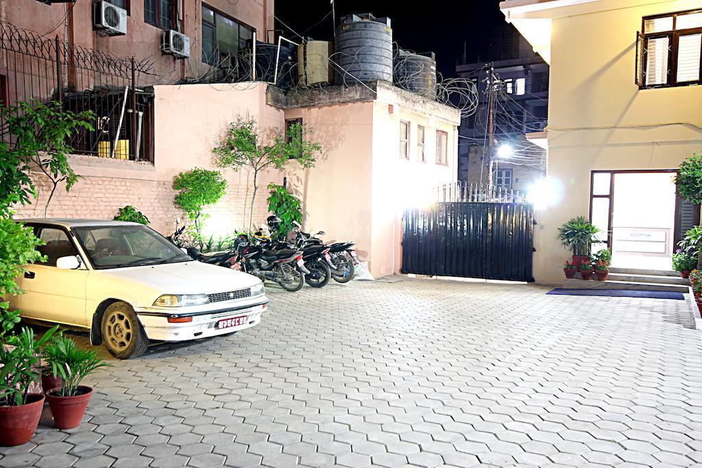 Thamel Grand Hotel Katmandú Exterior foto